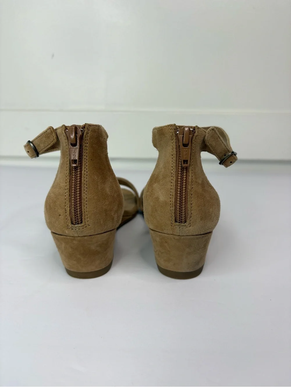 Sundance Tan Suede Floral Embroidered Wedge Sandals Size 7